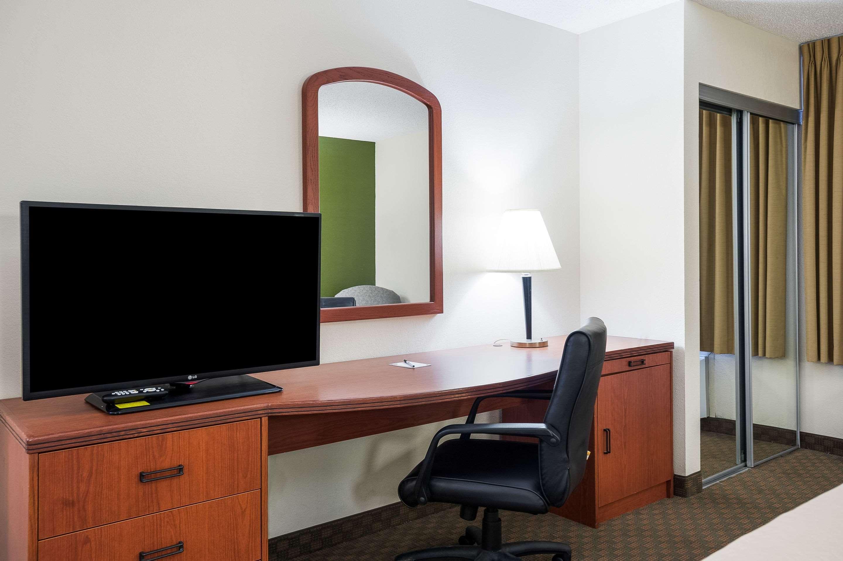 Quality Inn & Suites Lake Charles South Dış mekan fotoğraf