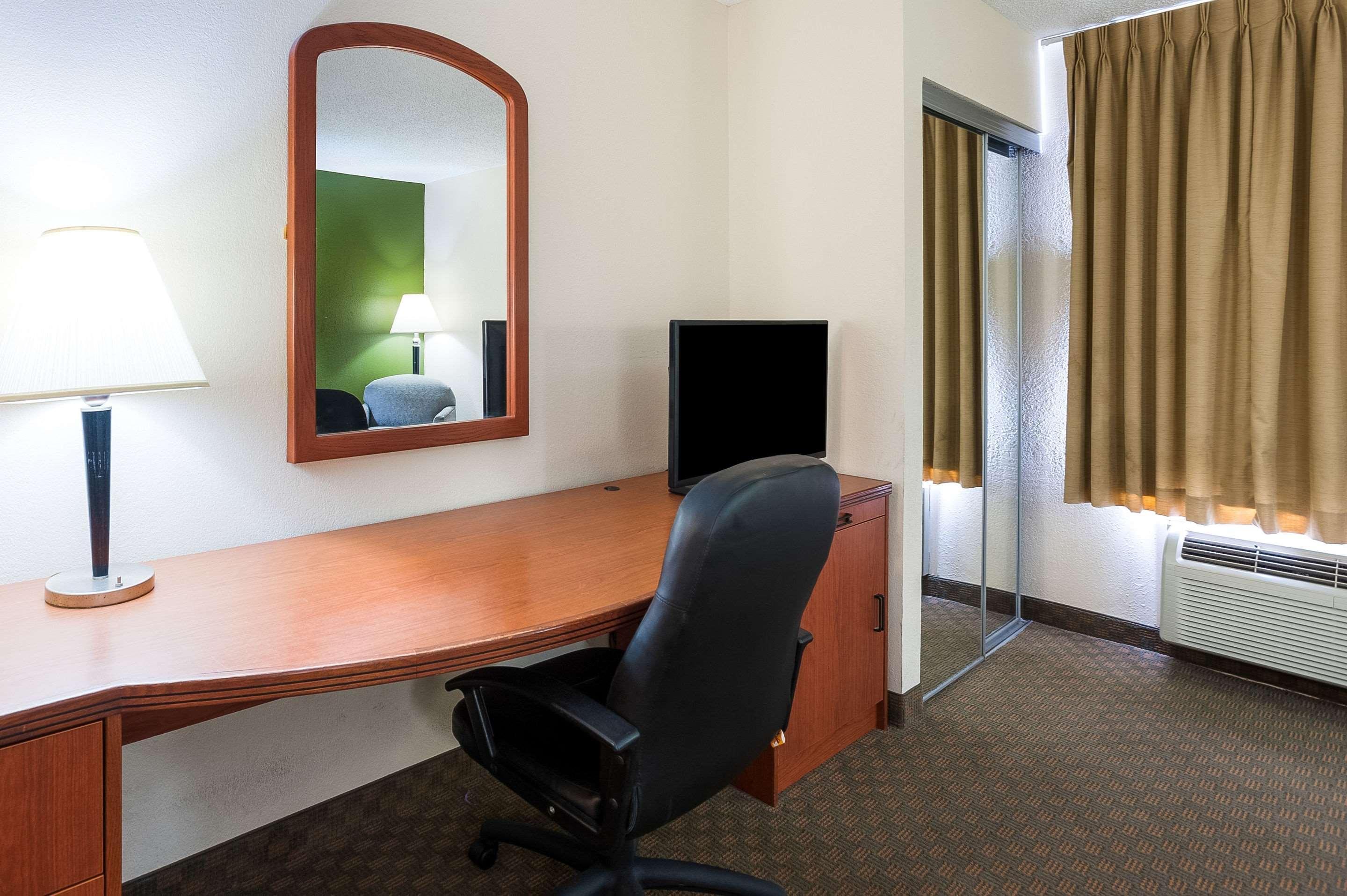 Quality Inn & Suites Lake Charles South Dış mekan fotoğraf